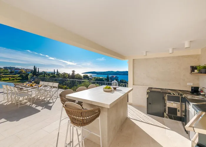 Palazzo Marinavi * 奥拉萨奇